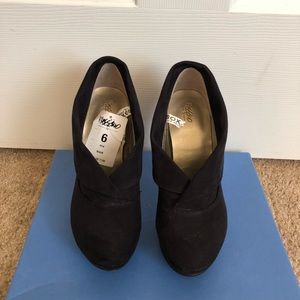 Ankle boots.